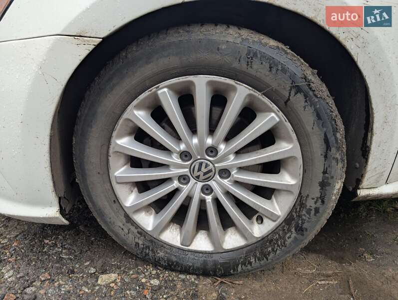 Седан Volkswagen Passat 2016 в Сумах