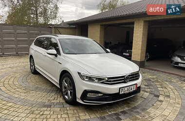 Универсал Volkswagen Passat 2022 в Харькове
