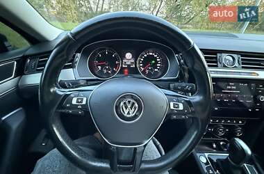 Седан Volkswagen Passat 2017 в 