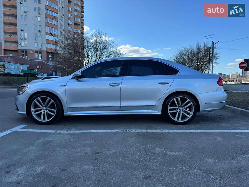 Седан Volkswagen Passat 2017 в Николаеве