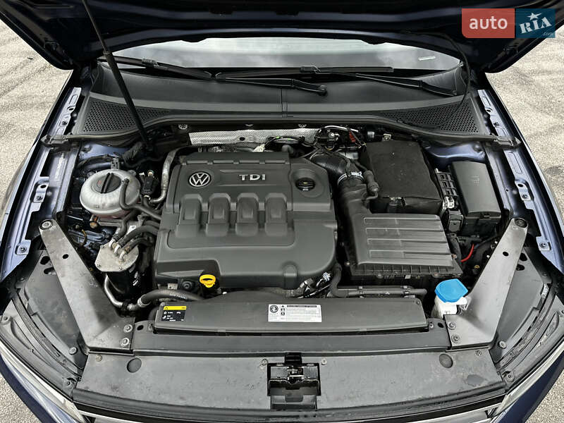 Универсал Volkswagen Passat 2015 в Киеве