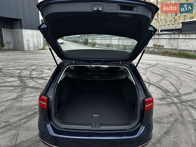 Универсал Volkswagen Passat 2015 в Киеве