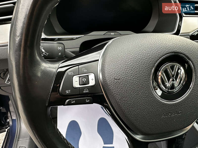 Универсал Volkswagen Passat 2015 в Киеве