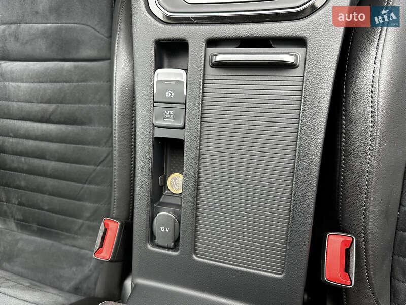 Универсал Volkswagen Passat 2015 в Киеве