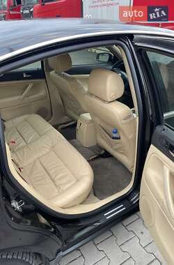 Седан Volkswagen Passat 2001 в 