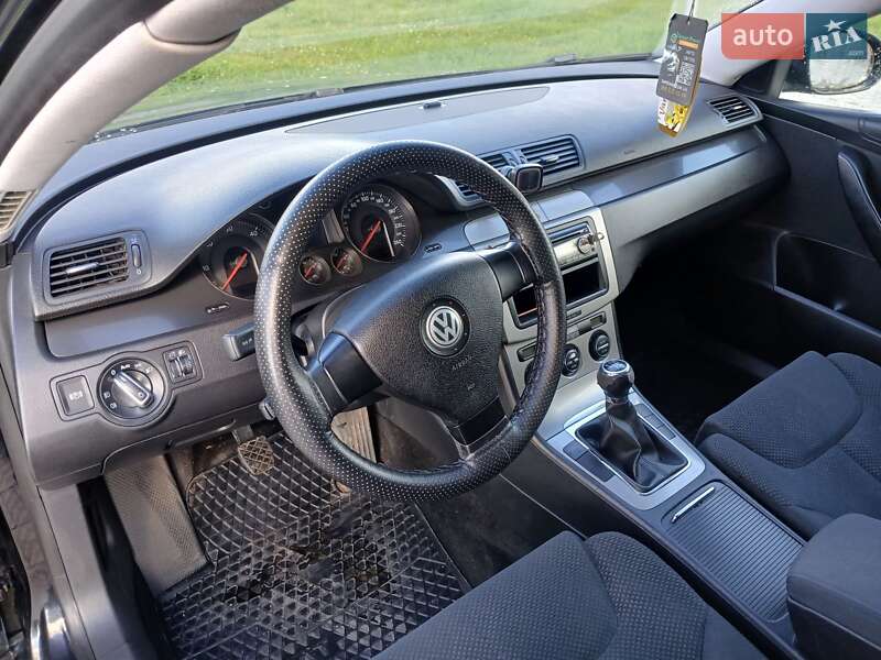 Седан Volkswagen Passat 2006 в Львове