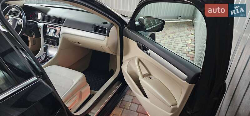 Седан Volkswagen Passat 2013 в Киеве