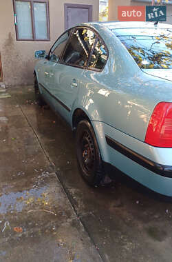 Седан Volkswagen Passat 1999 в Черновцах