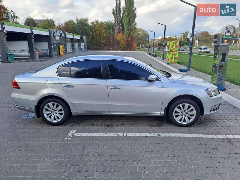 Седан Volkswagen Passat 2012 в Харкові фото 4 Седан Volkswagen Passat 2012 в Харкові