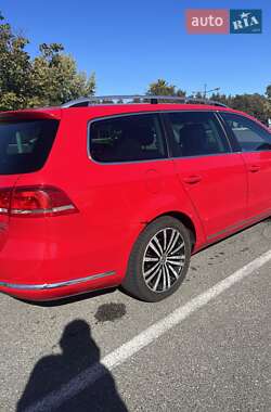 Універсал Volkswagen Passat 2012 в 