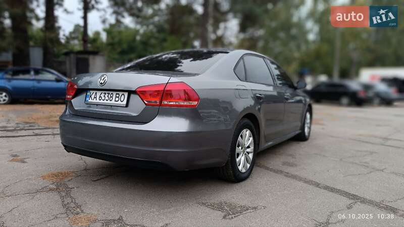Седан Volkswagen Passat 2012 в Києві