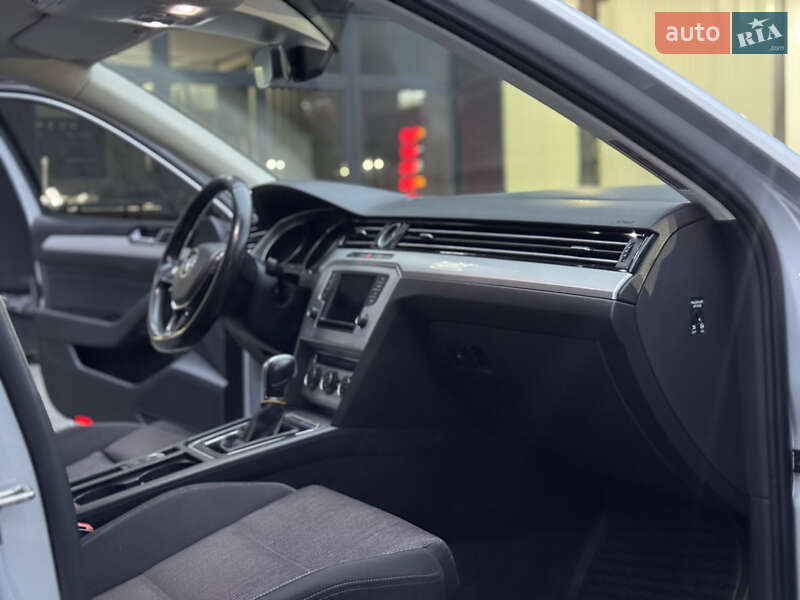 Універсал Volkswagen Passat 2015 в Міжгір'ї