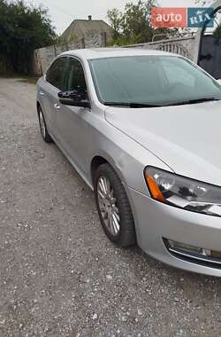 Седан Volkswagen Passat 2014 в Днепре