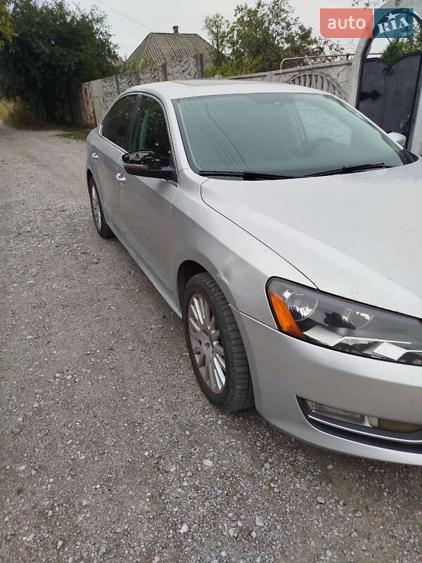 Седан Volkswagen Passat 2014 в Дніпрі