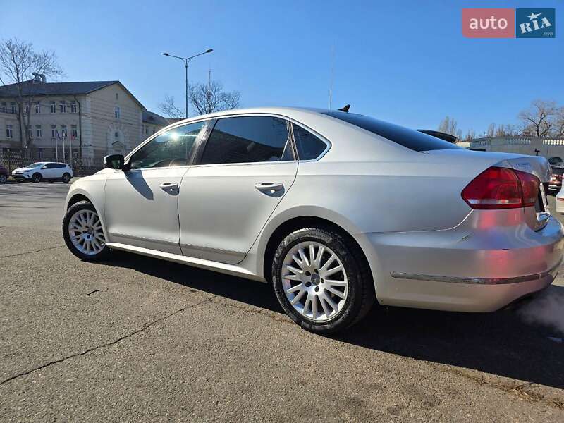 Седан Volkswagen Passat 2014 в Дніпрі