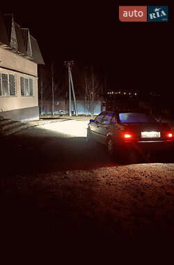 Седан Volkswagen Passat 1988 в Ужгороде