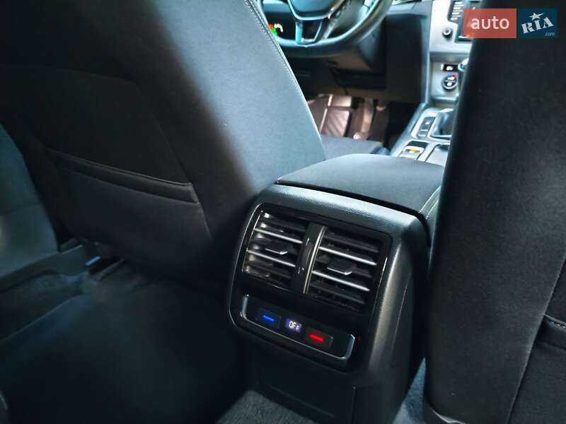 Универсал Volkswagen Passat 2016 в Звягеле