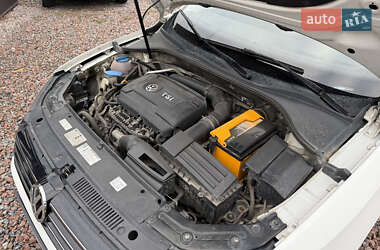 Седан Volkswagen Passat 2014 в 