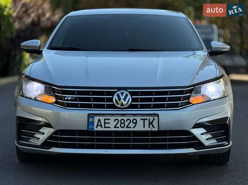 Седан Volkswagen Passat 2018 в Павлограді
