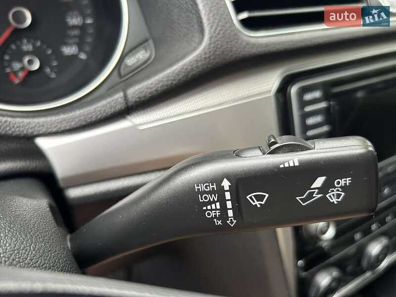 Седан Volkswagen Passat 2015 в Одессе