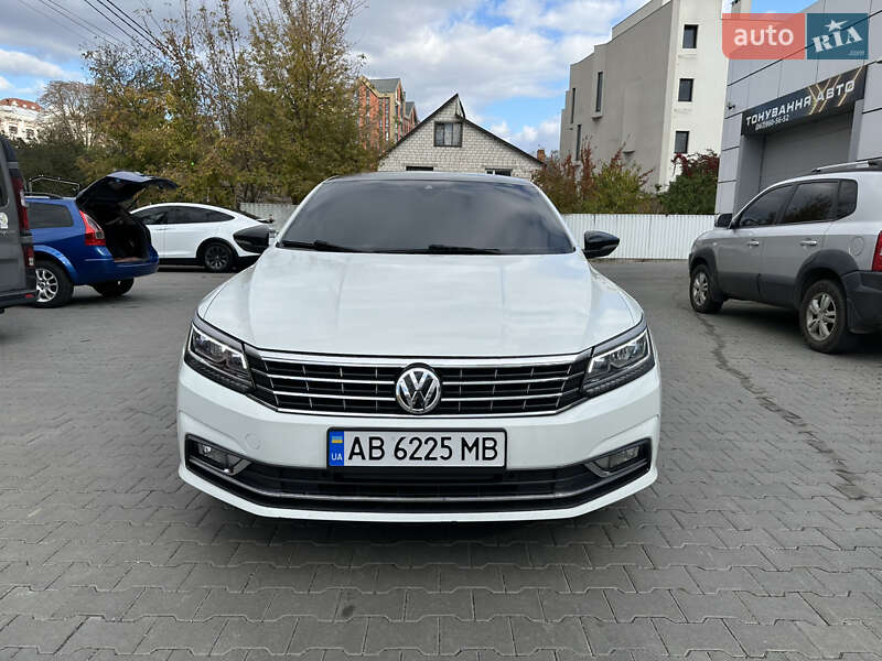 Седан Volkswagen Passat 2016 в Виннице