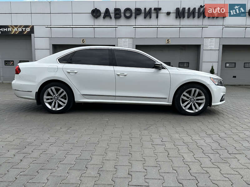 Седан Volkswagen Passat 2016 в Виннице