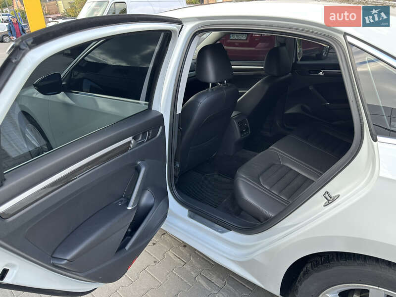 Седан Volkswagen Passat 2016 в Виннице