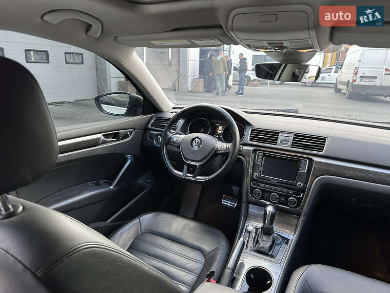 Седан Volkswagen Passat 2016 в Виннице