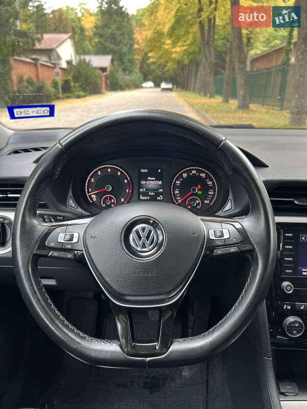 Седан Volkswagen Passat 2020 в Львове