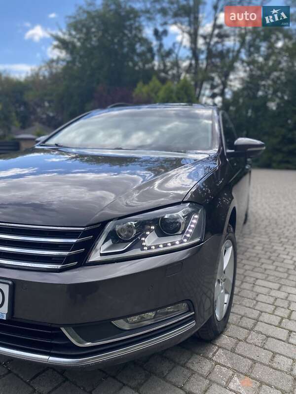 Універсал Volkswagen Passat 2012 в Мостиській