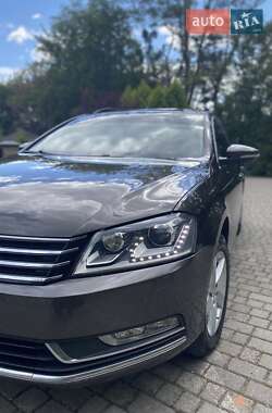 Универсал Volkswagen Passat 2012 в 