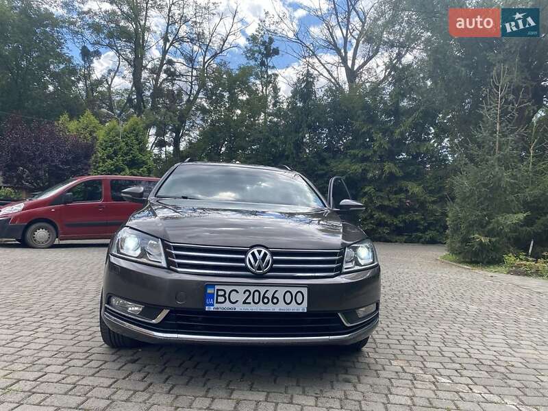 Універсал Volkswagen Passat 2012 в Мостиській