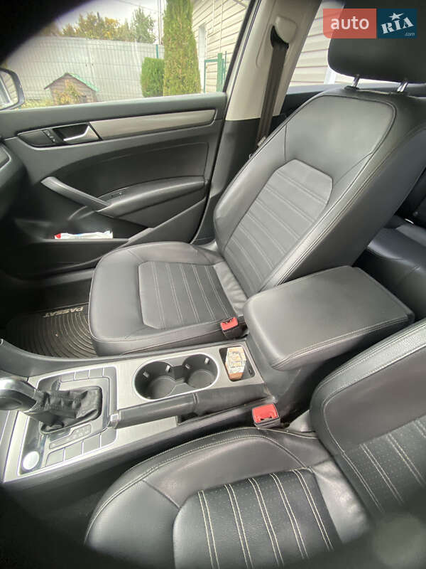 Седан Volkswagen Passat 2015 в Чернігові