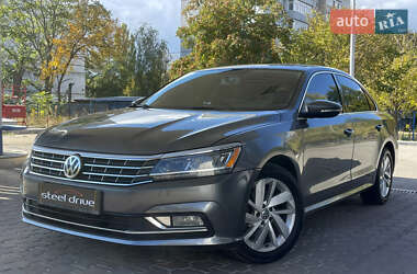 Седан Volkswagen Passat 2017 в Николаеве