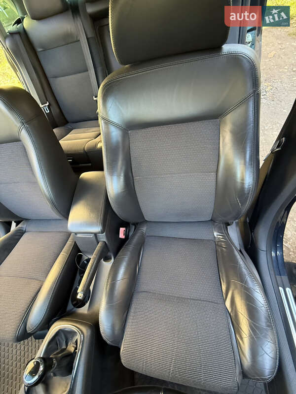 Седан Volkswagen Passat 2004 в Тульчине фото 33 Седан Volkswagen Passat 2004 в Тульчине