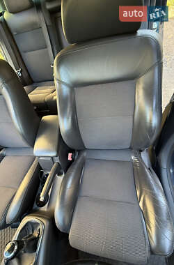 Седан Volkswagen Passat 2004 в  фото 33 Седан Volkswagen Passat 2004 в