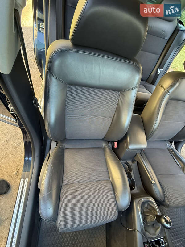 Седан Volkswagen Passat 2004 в Тульчине фото 37 Седан Volkswagen Passat 2004 в Тульчине