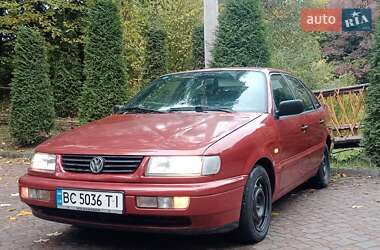 Седан Volkswagen Passat 1995 в Дрогобыче