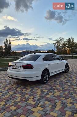 Седан Volkswagen Passat 2014 в 