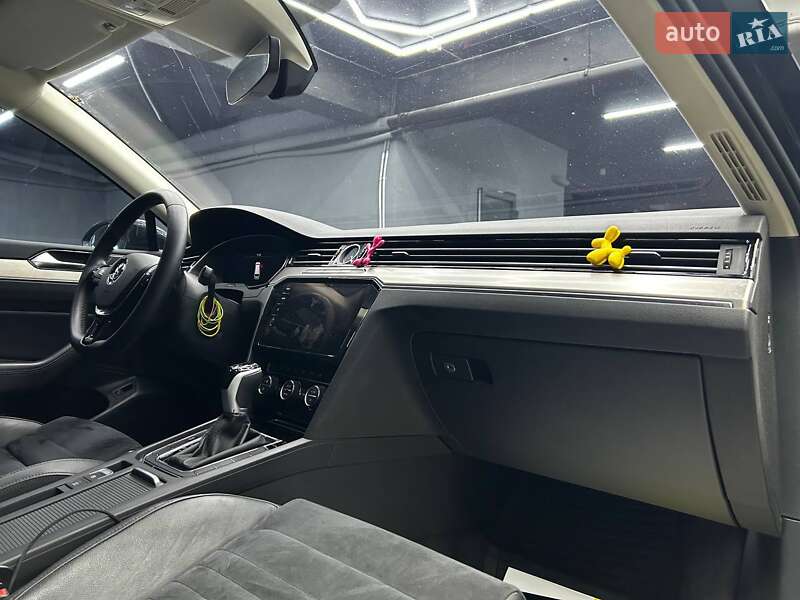 Універсал Volkswagen Passat 2018 в Чернівцях