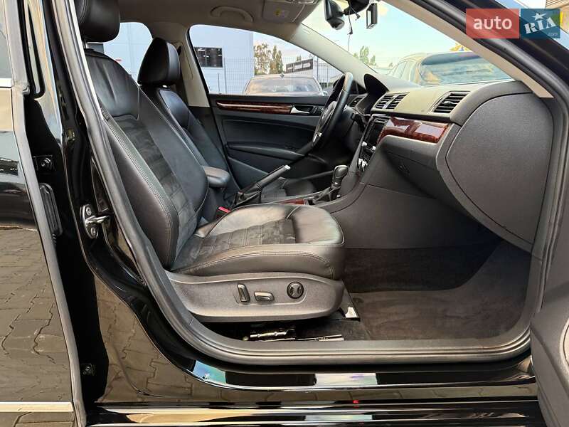 Седан Volkswagen Passat 2012 в Одесі