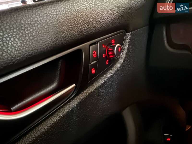 Седан Volkswagen Passat 2012 в Одесі