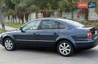 Седан Volkswagen Passat 2004 в  фото 5 Седан Volkswagen Passat 2004 в