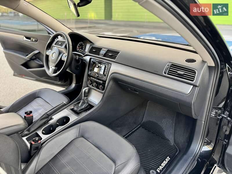 Седан Volkswagen Passat 2014 в Киеве
