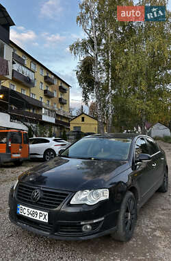 Седан Volkswagen Passat 2006 в Стебнику