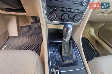 Седан Volkswagen Passat 2013 в 