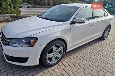 Седан Volkswagen Passat 2013 в Запоріжжі