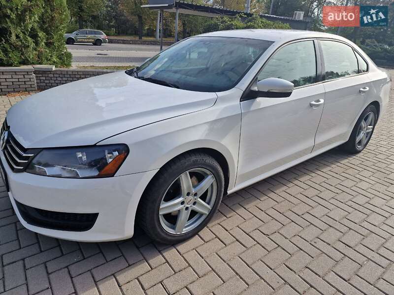 Седан Volkswagen Passat 2013 в 