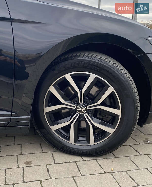 Седан Volkswagen Passat 2020 в Дрогобичі