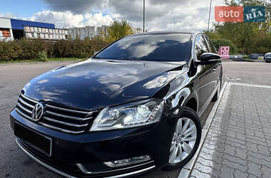 Седан Volkswagen Passat 2013 в 